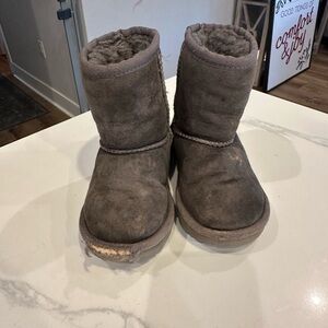 7c Gray Uggs